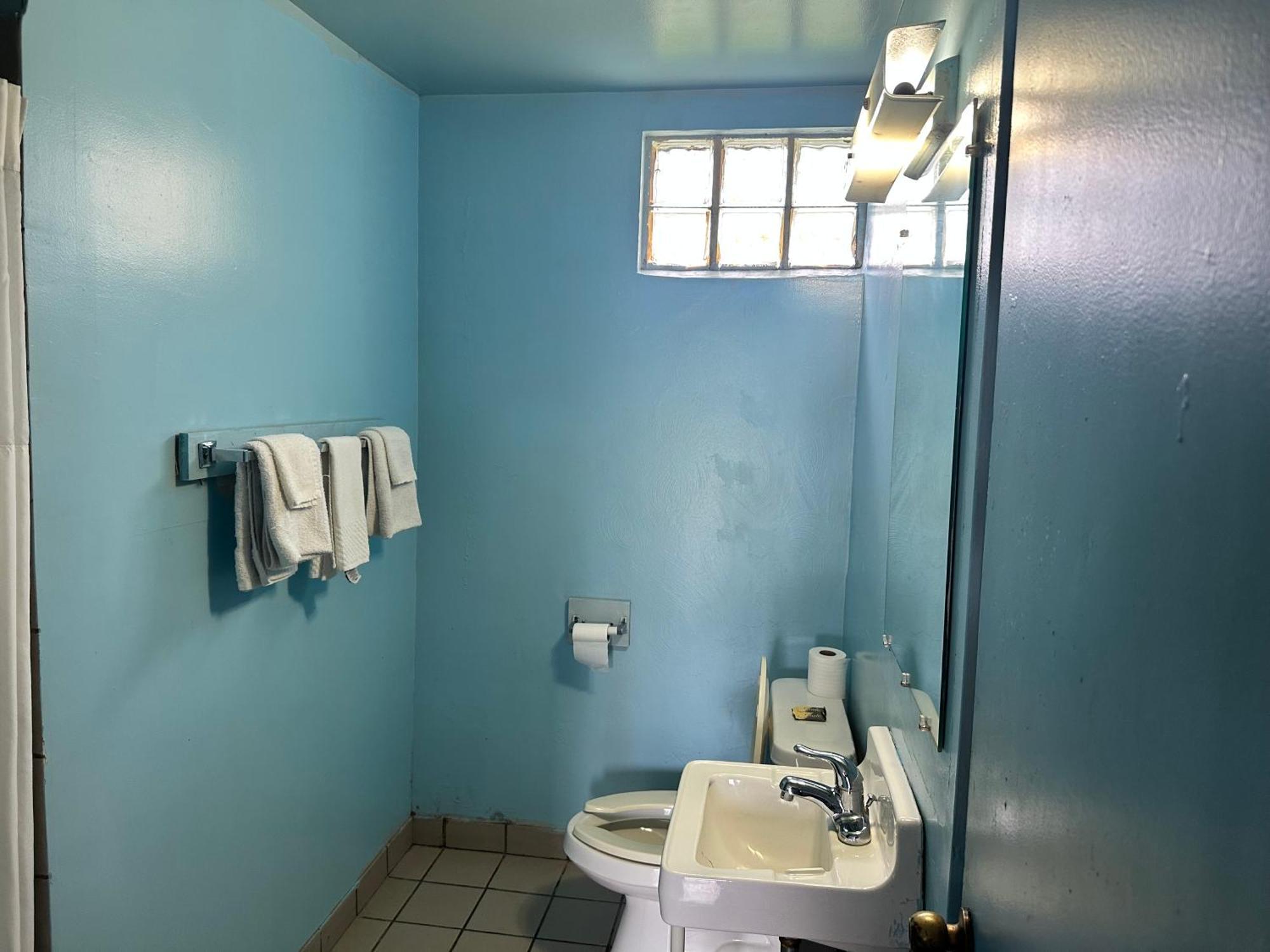 Westgate Manor Motel Austintown & Youngstown Ohio Buitenkant foto