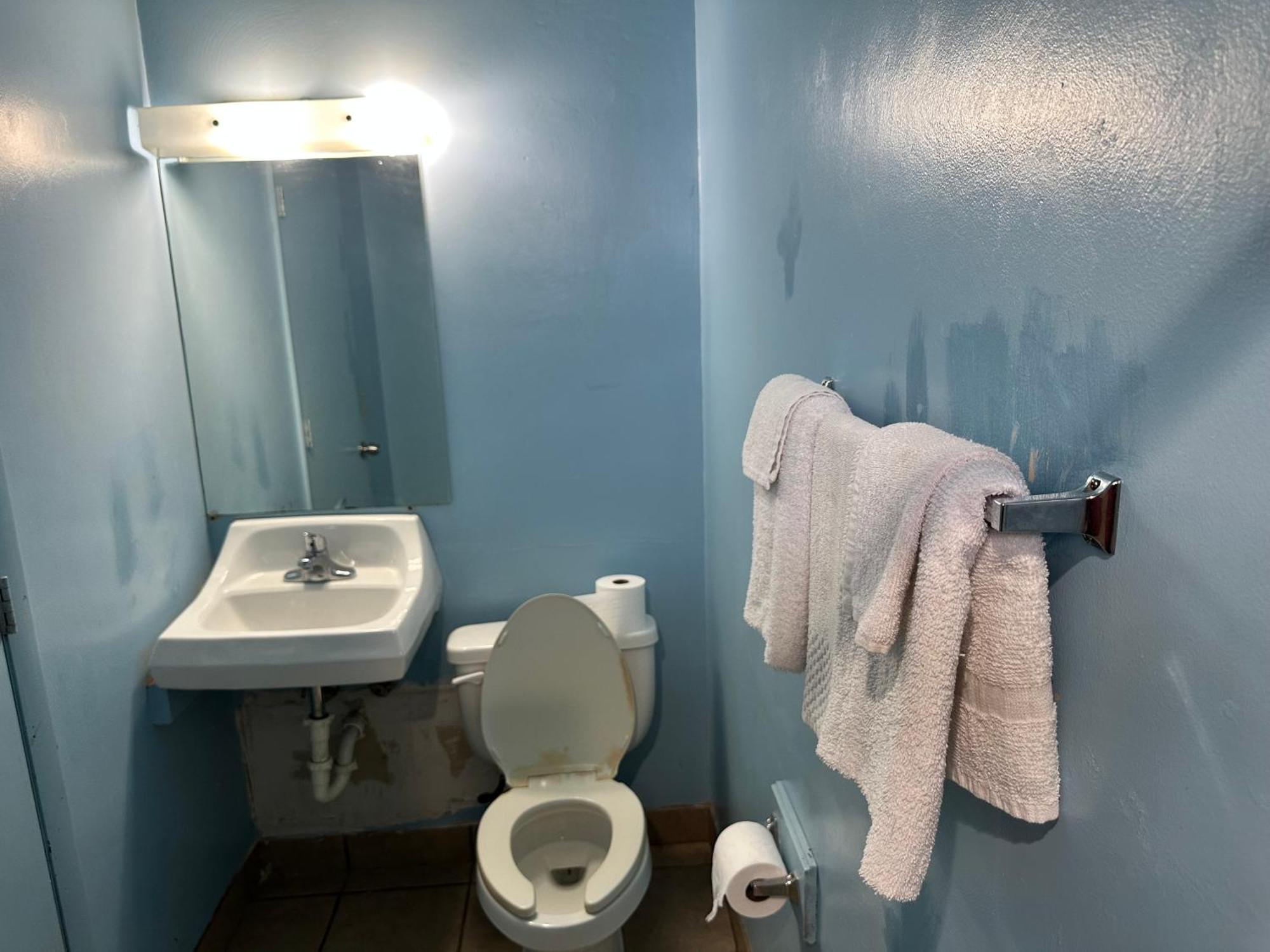 Westgate Manor Motel Austintown & Youngstown Ohio Buitenkant foto