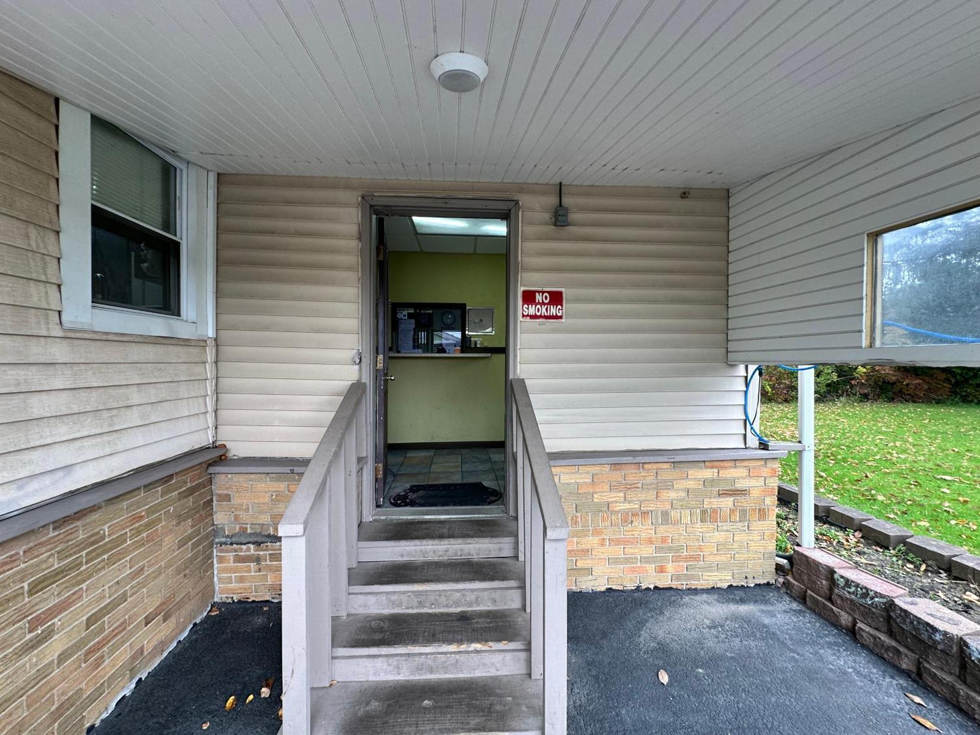 Westgate Manor Motel Austintown & Youngstown Ohio Buitenkant foto
